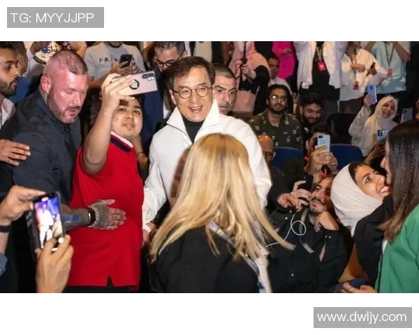 足球明星齐聚一堂献唱致敬成龙的动人歌曲传递友谊与热爱