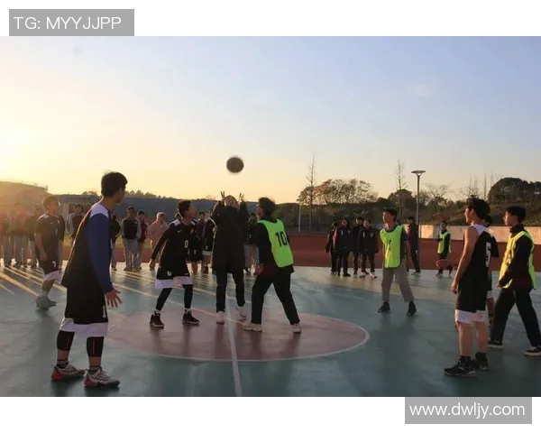 德昌篮球明星的崛起与奋斗历程探索他们如何改变篮球文化与社区生活